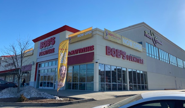 BOB'S DISCOUNT FURNITURE, WALK THRU