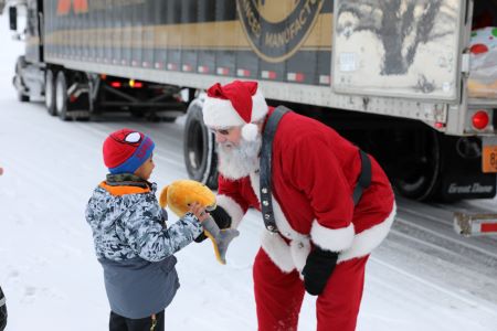 Ashley’s Angels delivers holiday gifts to more than 1,200 children