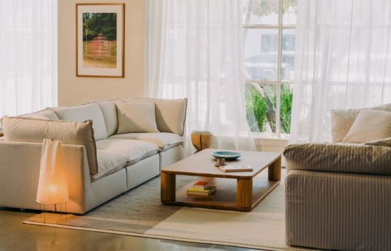 Sundays opens Santa Monica showroom